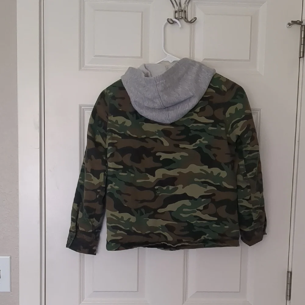 Dickies Green Camo Jacket with Gray Hood - Picture 4 of 5